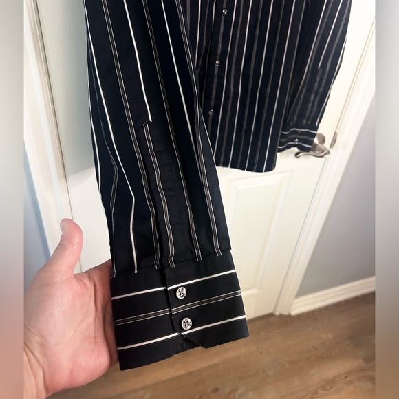 ♠️”Claiborne” Men’s Black/White/Taupe Beige Pinstriped Long Sleeved Dress Shirt - Picture 6 of 10